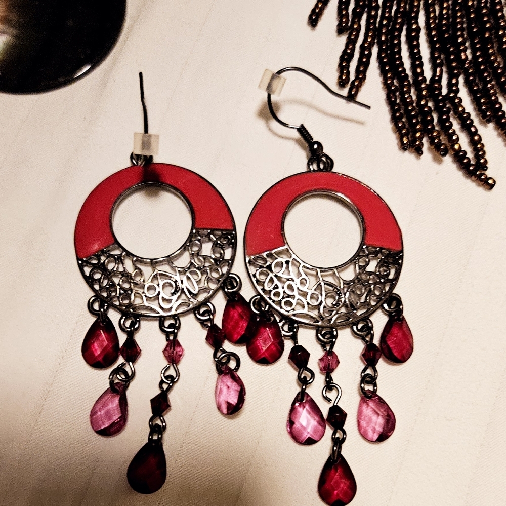 Earrings hoops w dangly